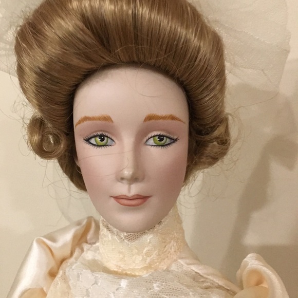 Bride doll - Picture 3 of 7